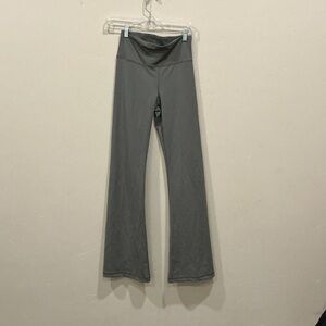 American Eagle green flare leggings